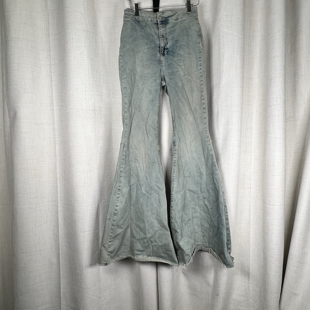 We The Free People Just‎ Float On Flare Bell Bottom Distressed Raw Hem Jeans 27